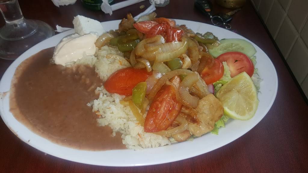 El Torogoz Pupuseria | restaurant | 10406 Long Beach Blvd, Lynwood, CA 90262, USA | 3235641488 OR +1 323-564-1488