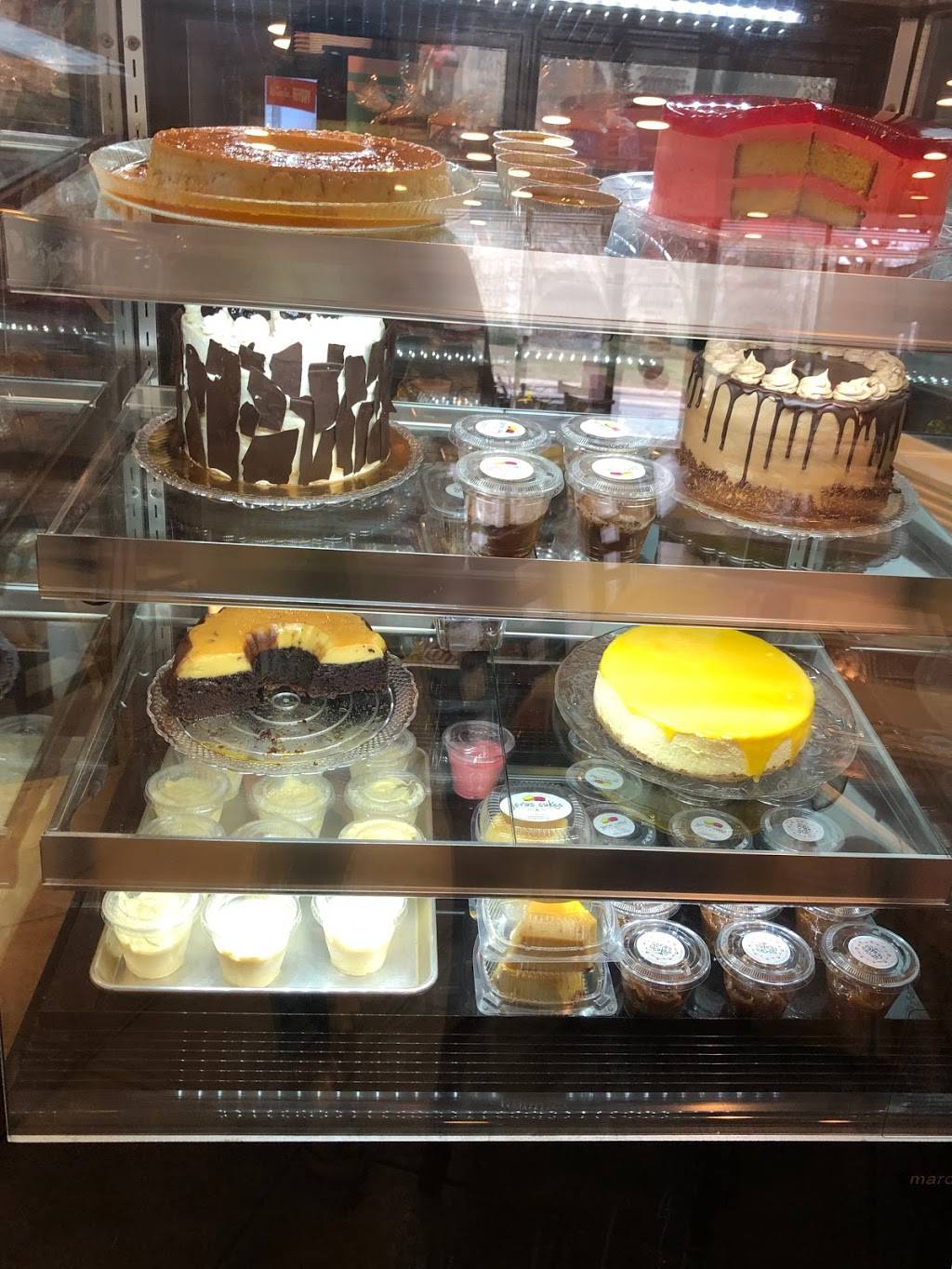 Geras Cakes - County Deli | restaurant | 110 Old Country Rd, Mineola, NY 11501, USA | 5163079195 OR +1 516-307-9195