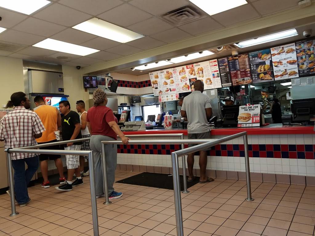 KFC | restaurant | 9598 Livingston Rd, Fort Washington, MD 20744, USA | 3012482778 OR +1 301-248-2778