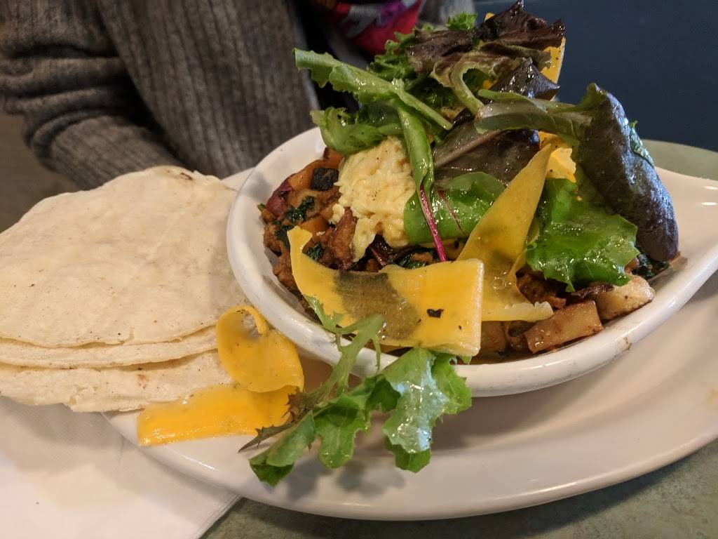 Flying Saucer | restaurant | 1123 N California Ave, Chicago, IL 60622, USA | 7733429076 OR +1 773-342-9076