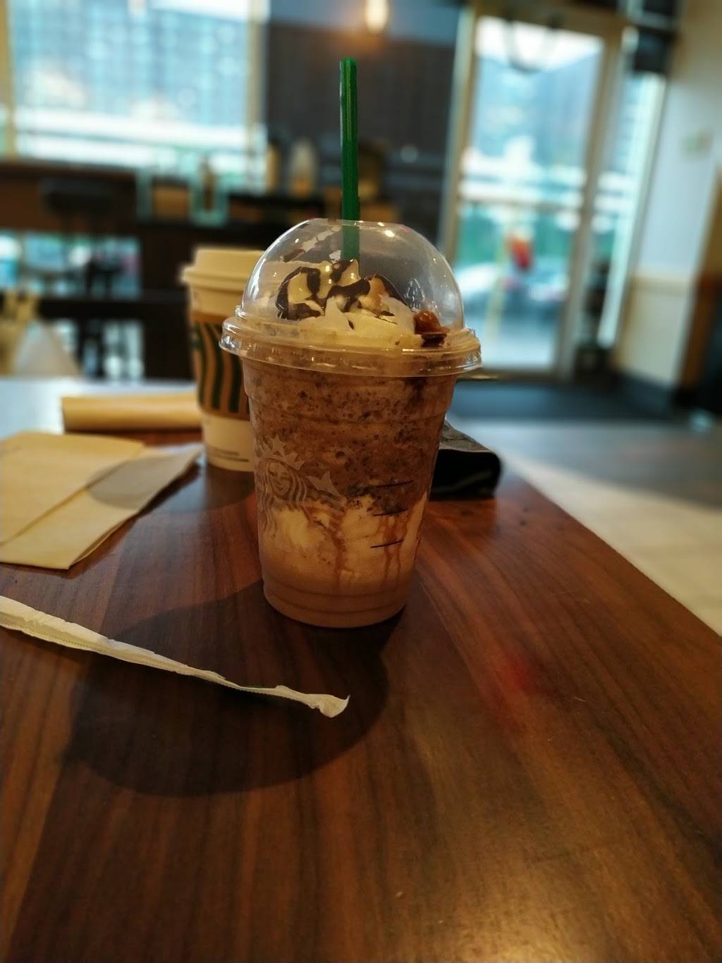 Starbucks | cafe | 2458 Central Park Ave, Yonkers, NY 10710, USA | 9143370139 OR +1 914-337-0139