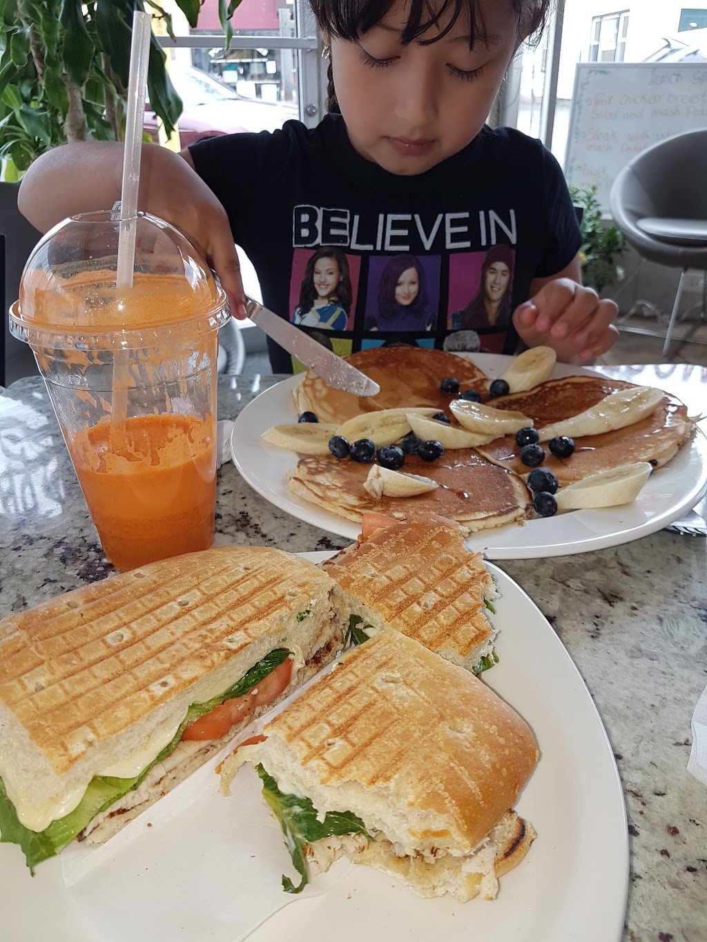 Mexican Juice Box Cafe | restaurant | 324-1 Post Ave, Westbury, NY 11590, USA | 5163344200 OR +1 516-334-4200