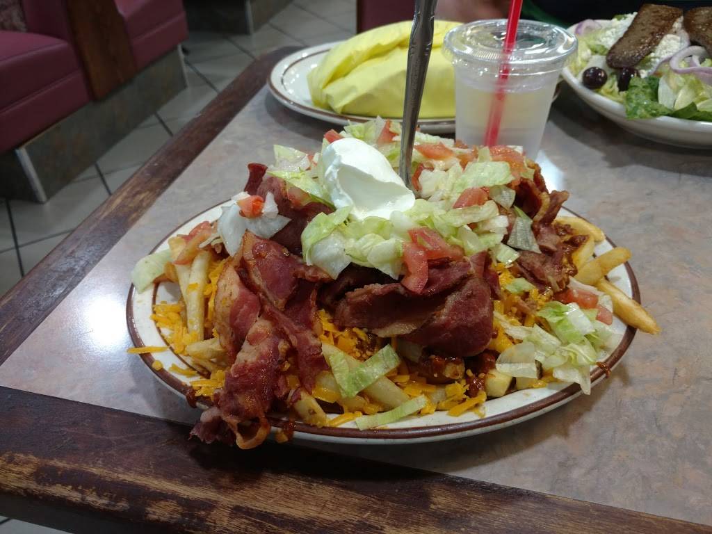 Toms Famous Burgers 12 | restaurant | 282 E Mission Blvd, Pomona, CA 91766, USA | 9096221107 OR +1 909-622-1107