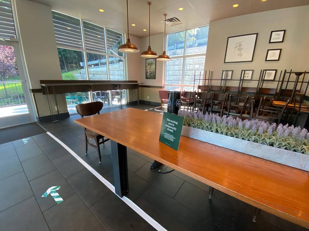 Starbucks | cafe | 109 North St, Danbury, CT 06811, USA | 4752895970 OR +1 475-289-5970