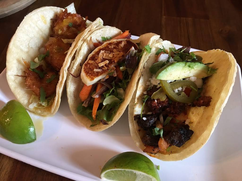 Lil Gios Taqueria | restaurant | 336 S Main St, St Charles, MO 63301, USA | 6368964377 OR +1 636-896-4377