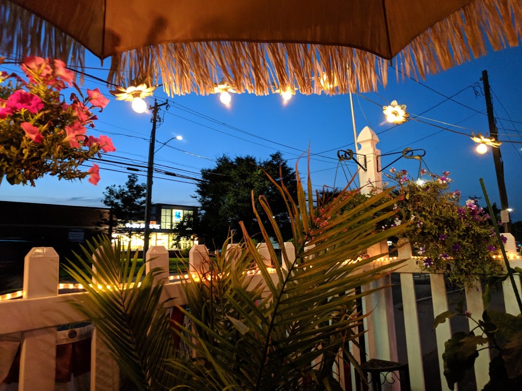 East West Grille | restaurant | 526 New Park Ave, West Hartford, CT 06110, USA | 8602363287 OR +1 860-236-3287