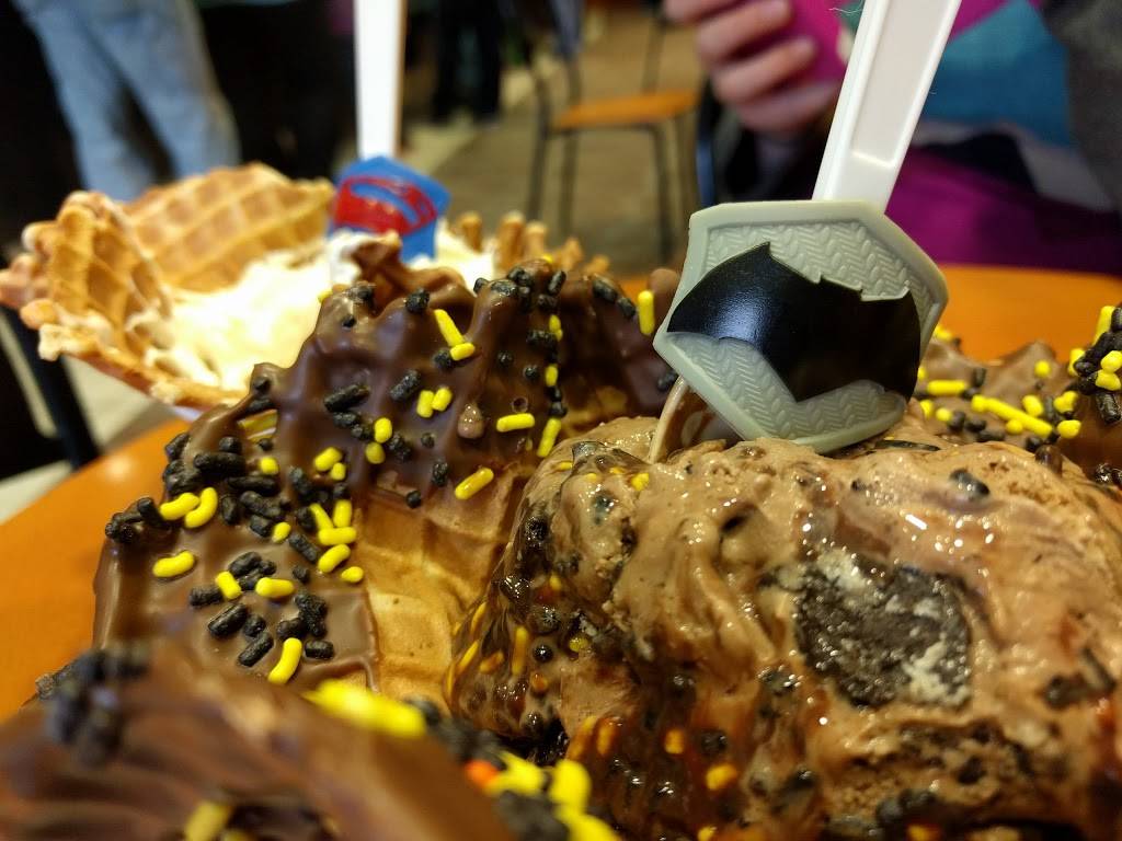 Cold Stone Creamery | bakery | 2101 S Oneida St Ste 300, Green Bay, WI 54304, USA | 9204299992 OR +1 920-429-9992