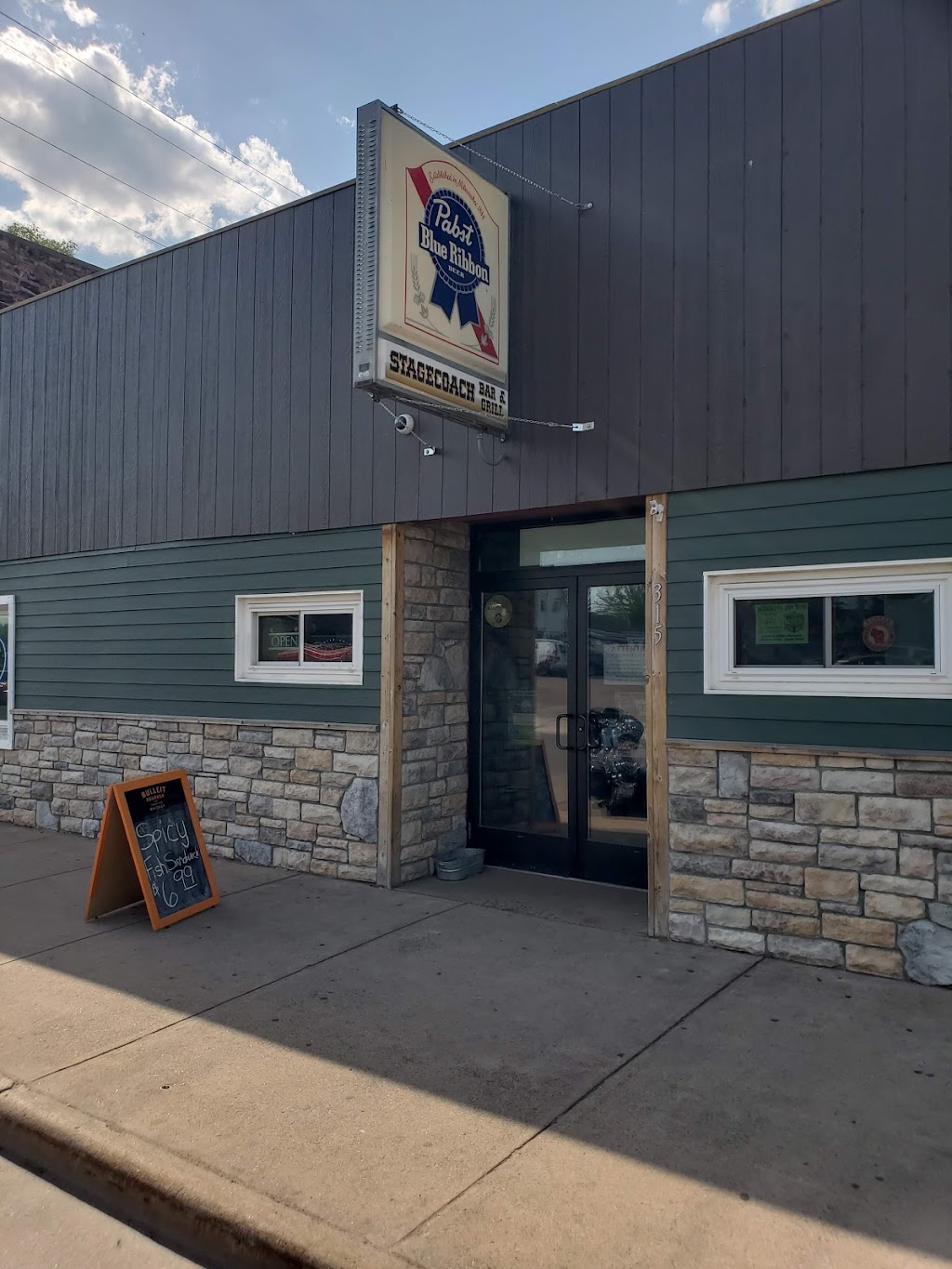 Stagecoach Bar & Grill | restaurant | 315 Main St E, Ashland, WI 54806, USA | 7152926710 OR +1 715-292-6710