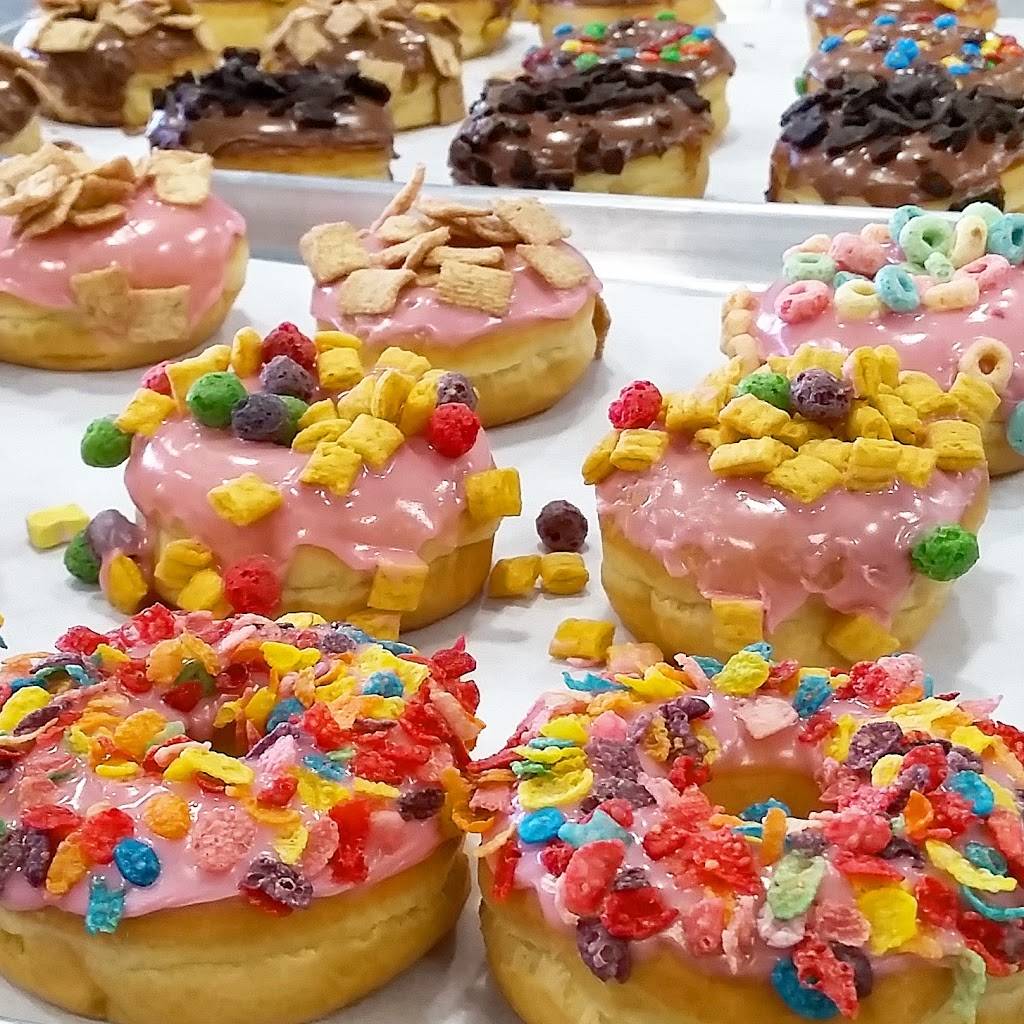 Donut Parlor | bakery | 1245 W Elliot Rd #103, Tempe, AZ 85284, USA | 4805701900 OR +1 480-570-1900