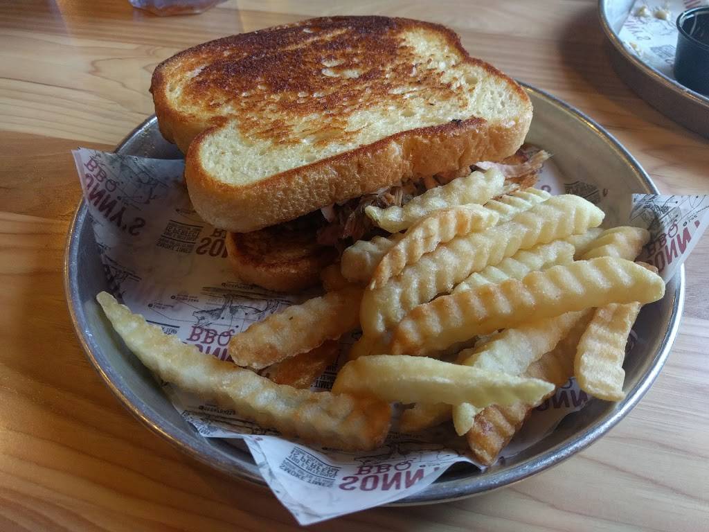 Sonnys BBQ | restaurant | 3390 University Blvd, Winter Park, FL 32792, USA | 4076712002 OR +1 407-671-2002