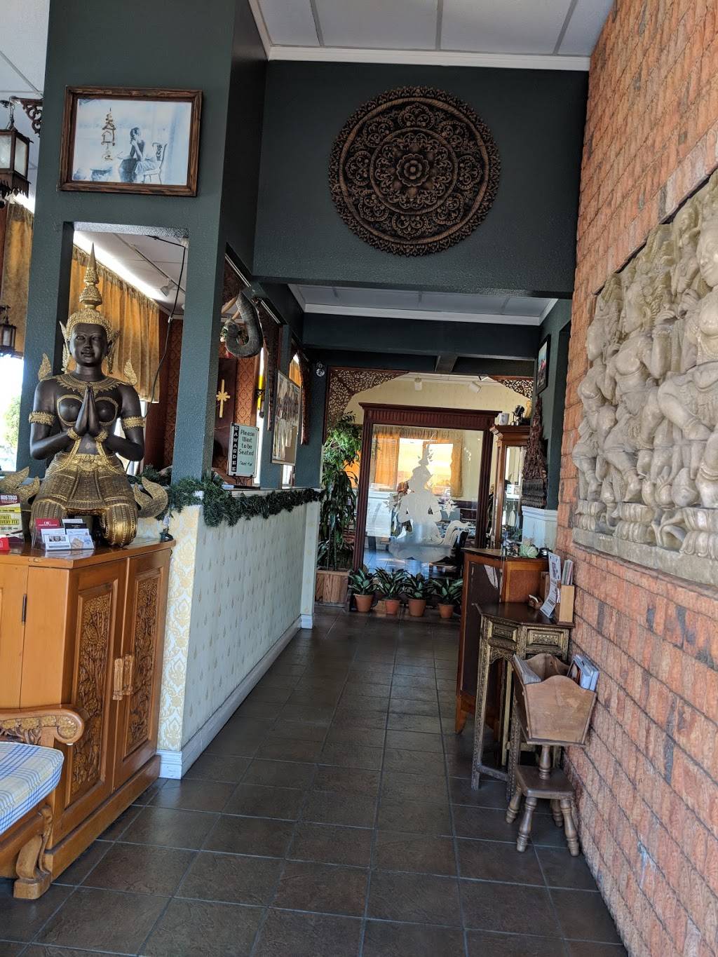 Sawasdee Thai Cuisine | restaurant | 2887 Johnson Dr A, Ventura, CA 93003, USA | 8056428879 OR +1 805-642-8879