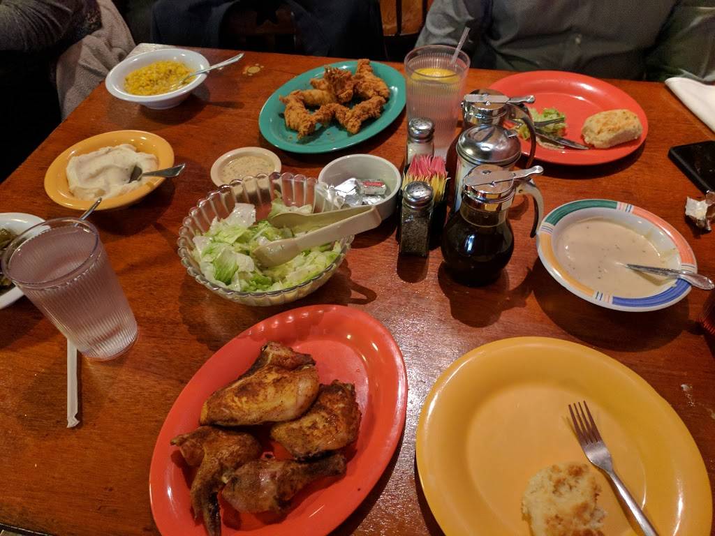 Babes Chicken Dinner House | restaurant | 114 W Pearl St, Granbury, TX 76048, USA | 8175739777 OR +1 817-573-9777