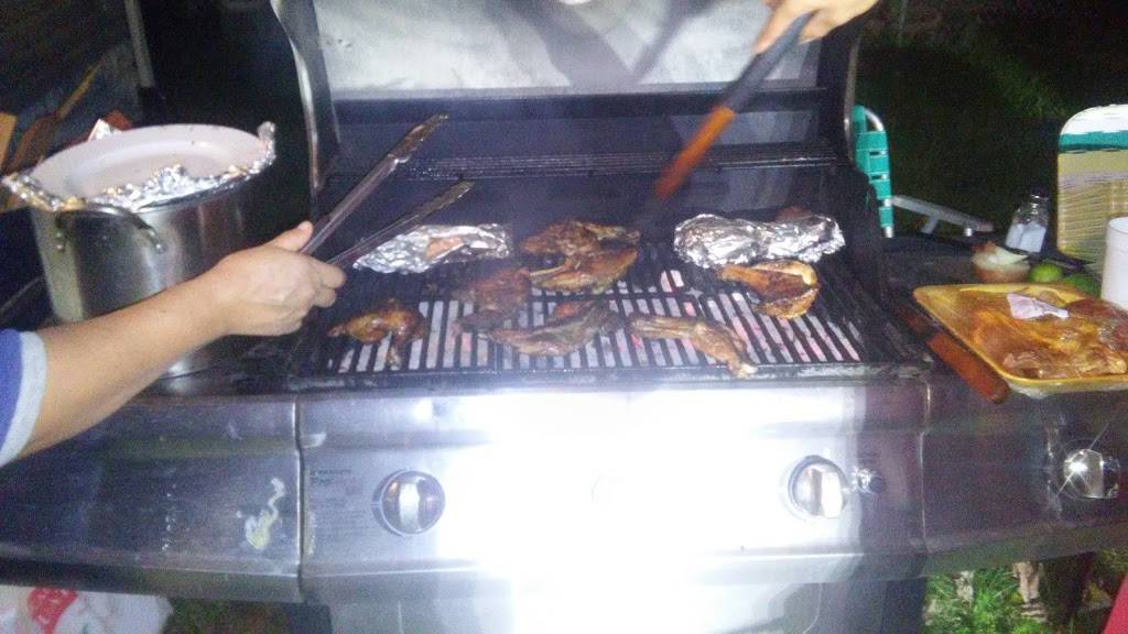 Bennys Dariette | meal takeaway | 1402 Montague St, Rockford, IL 61102, USA | 8159611500 OR +1 815-961-1500