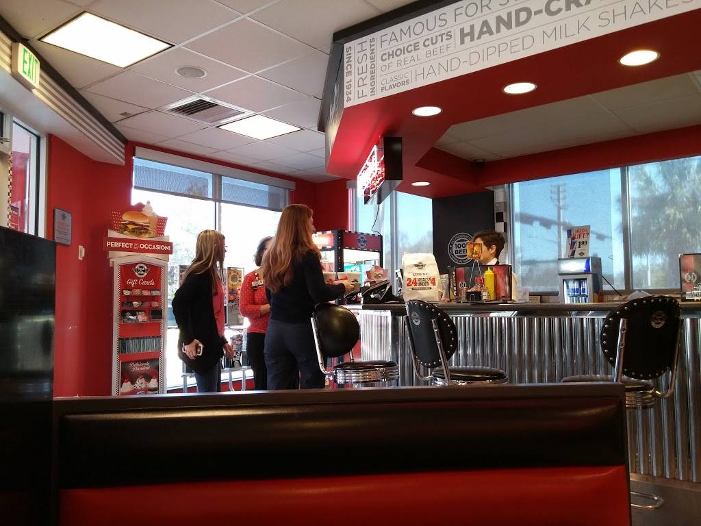 Steak n Shake | restaurant | 1610 SW 13th St, Gainesville, FL 32608, USA | 3523760588 OR +1 352-376-0588