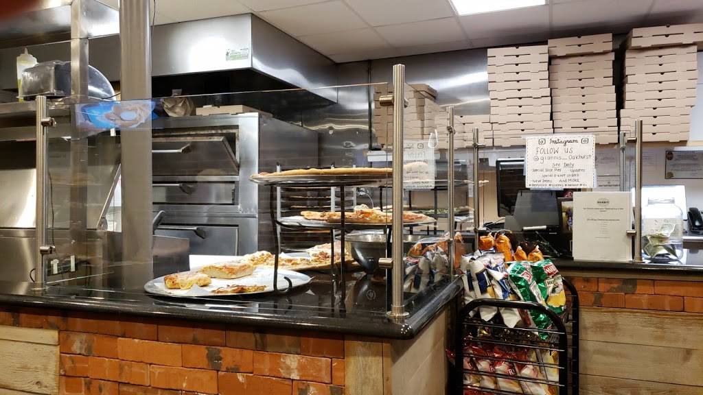 Giannis Pizzeria Oakhurst | restaurant | 56 Monmouth Rd, Oakhurst, NJ 07755, USA | 7327287004 OR +1 732-728-7004