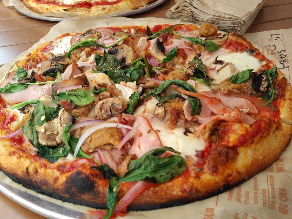 Blaze Pizza | meal takeaway | 213 Broadway Mall, Hicksville, NY 11801, USA | 5162080161 OR +1 516-208-0161