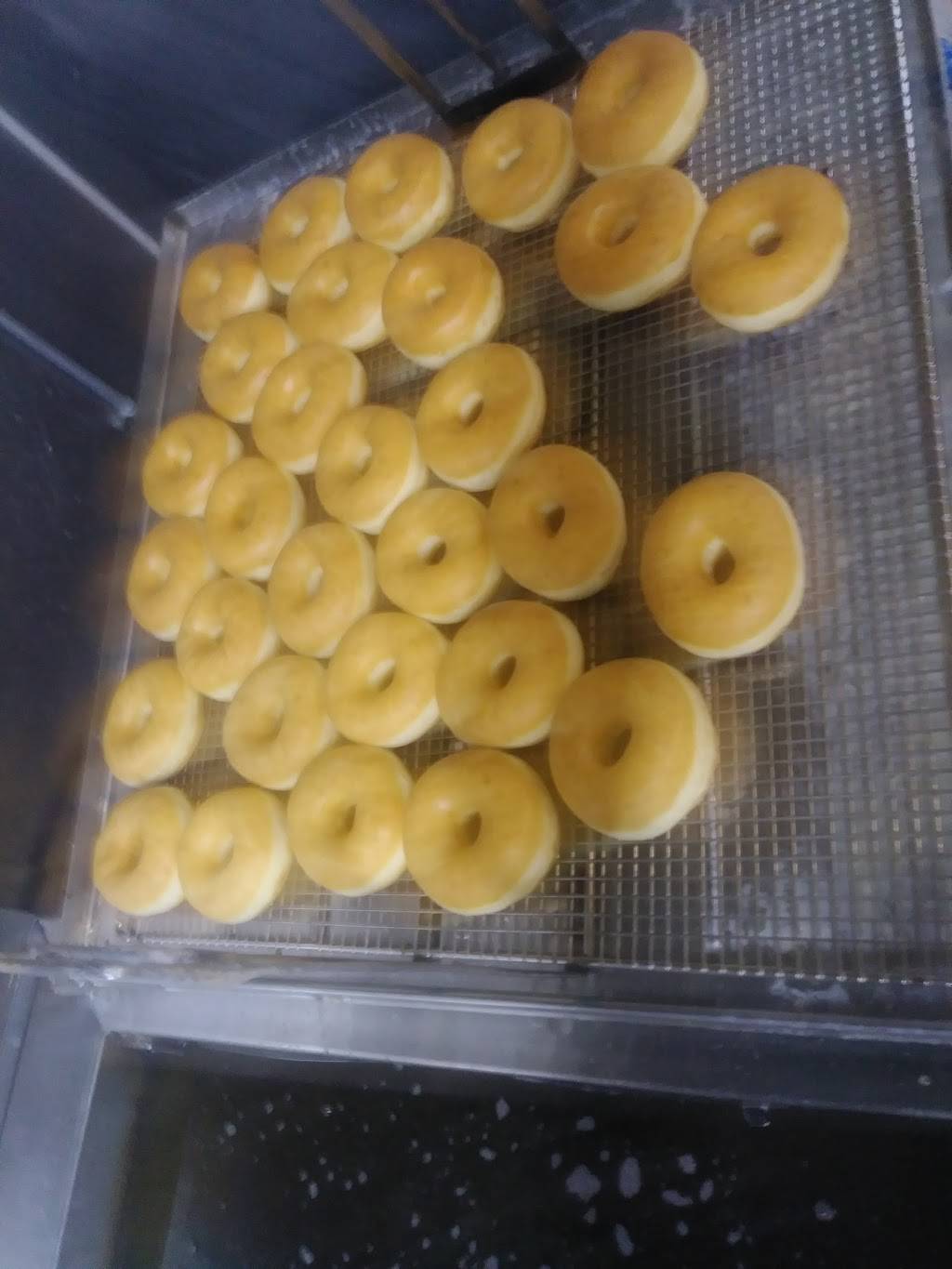 6th Street Donut | bakery | 1002 W 6th St, Irving, TX 75060, USA | 9722540183 OR +1 972-254-0183