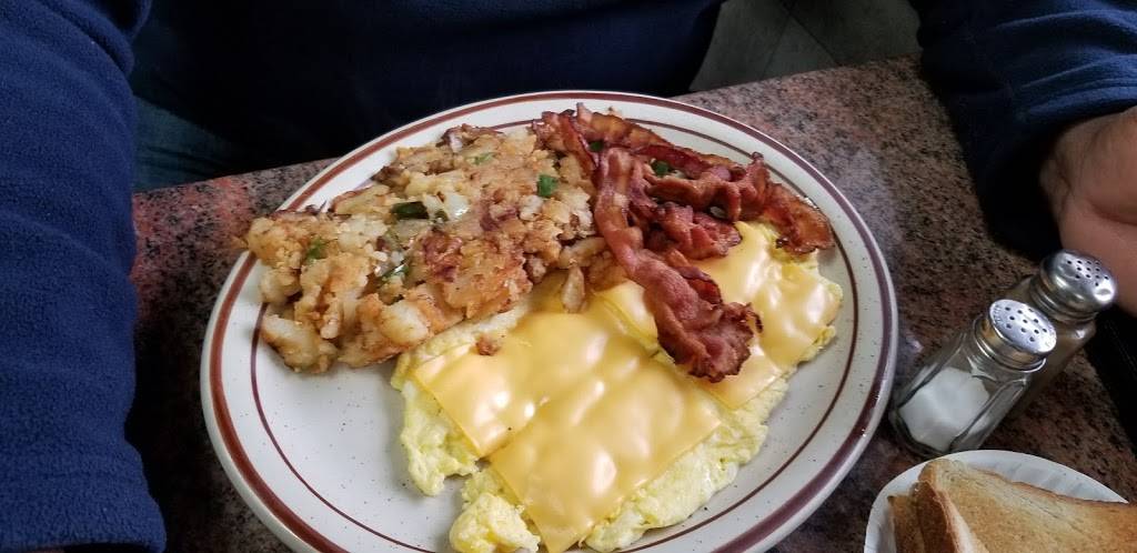 Annas Cafe | cafe | 2925 Avenue I, Brooklyn, NY 11210, USA | 7189517617 OR +1 718-951-7617