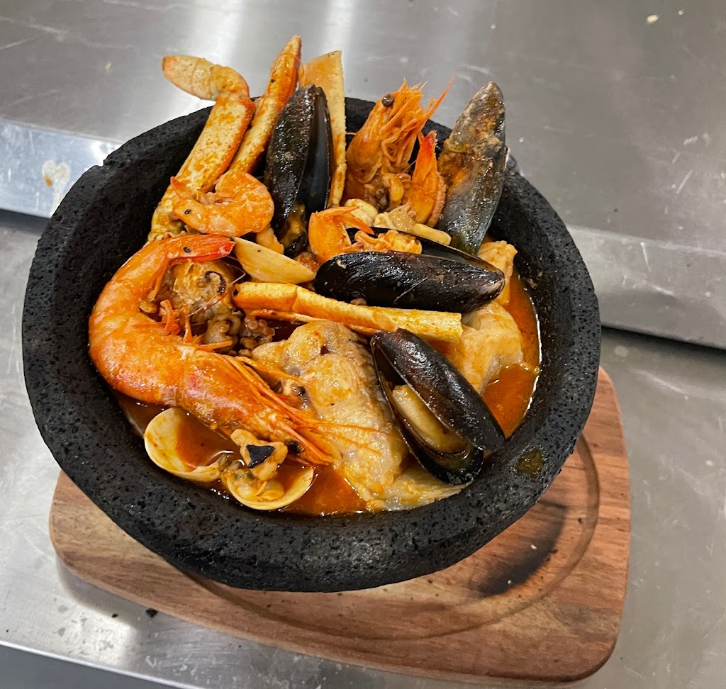 la Sirena Restaurant and Sports Bar | restaurant | 315 S Hunter St, Stockton, CA 95203, USA | 2093904898 OR +1 209-390-4898