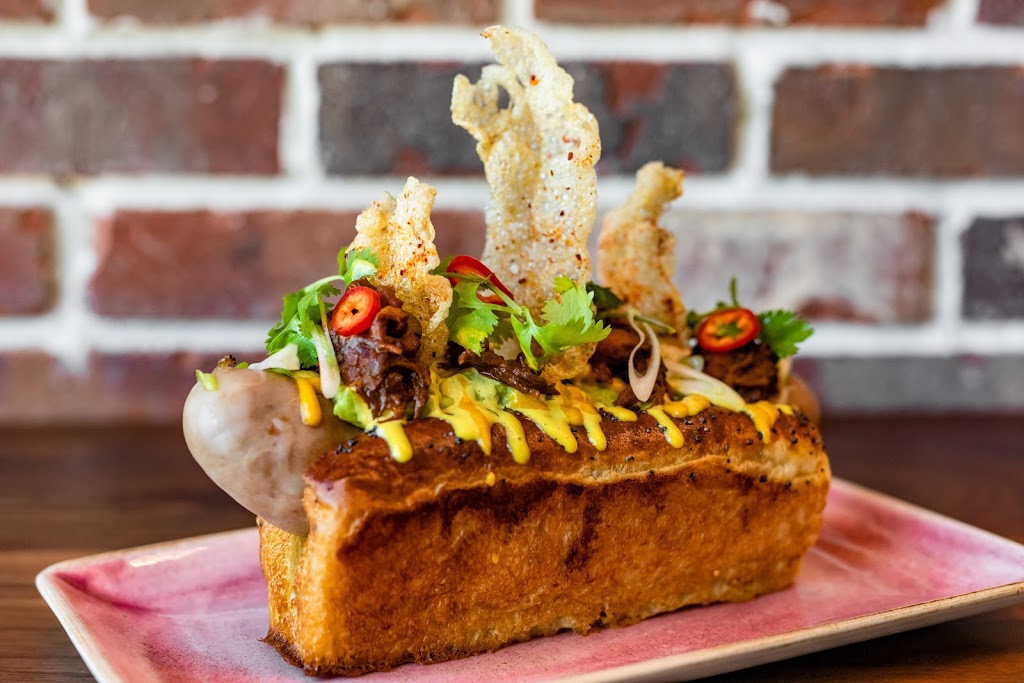 Back Table | restaurant | 2301 N Millbend Dr, The Woodlands, TX 77380, USA | 2813646400 OR +1 281-364-6400