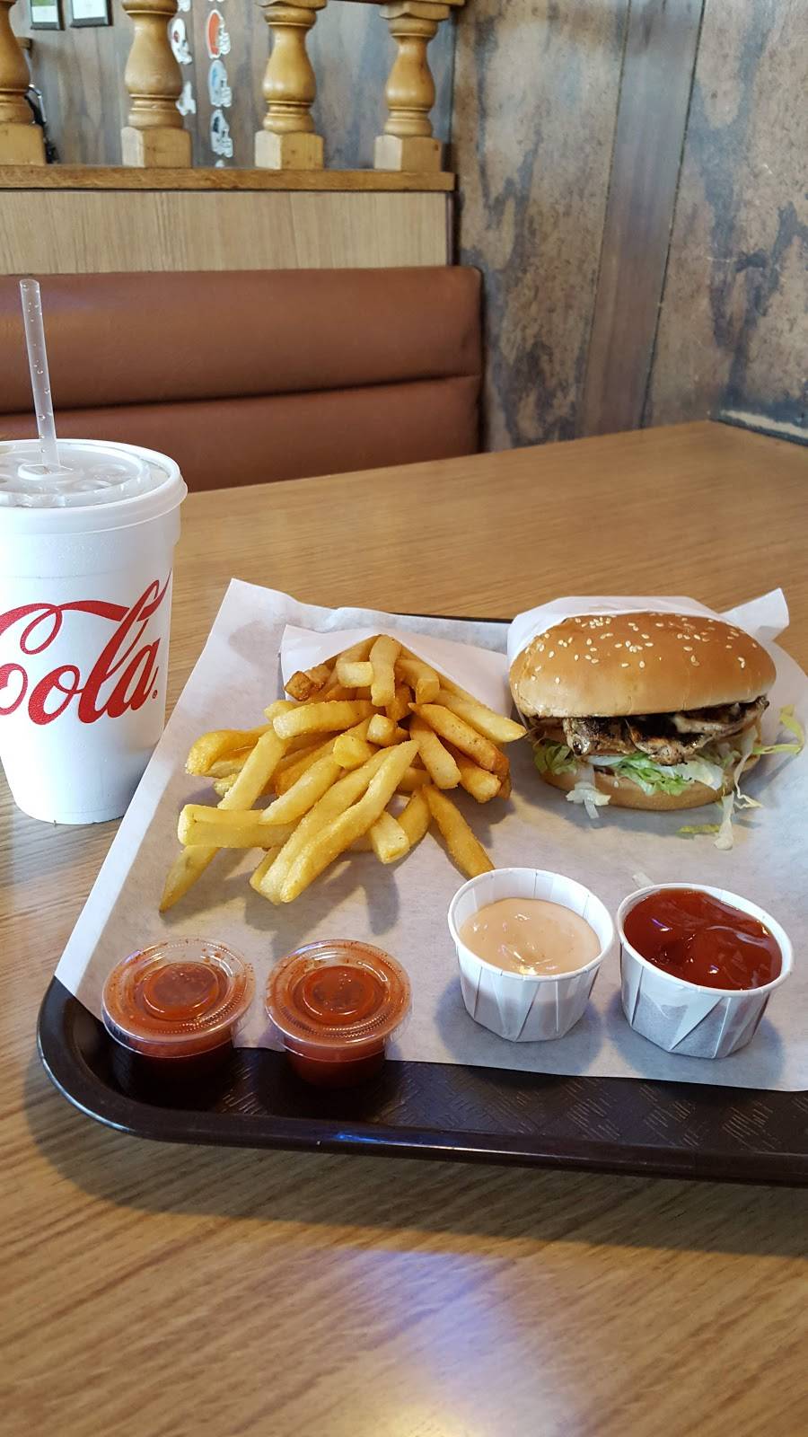 Toms Burgers | meal takeaway | 1501 W Olympic Blvd, Montebello, CA 90640, USA | 3237221051 OR +1 323-722-1051