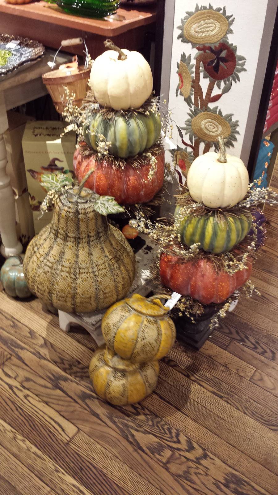 Cracker Barrel Old Country Store | restaurant | 730 N Lyford Rd, Rockford, IL 61107, USA | 8152261944 OR +1 815-226-1944