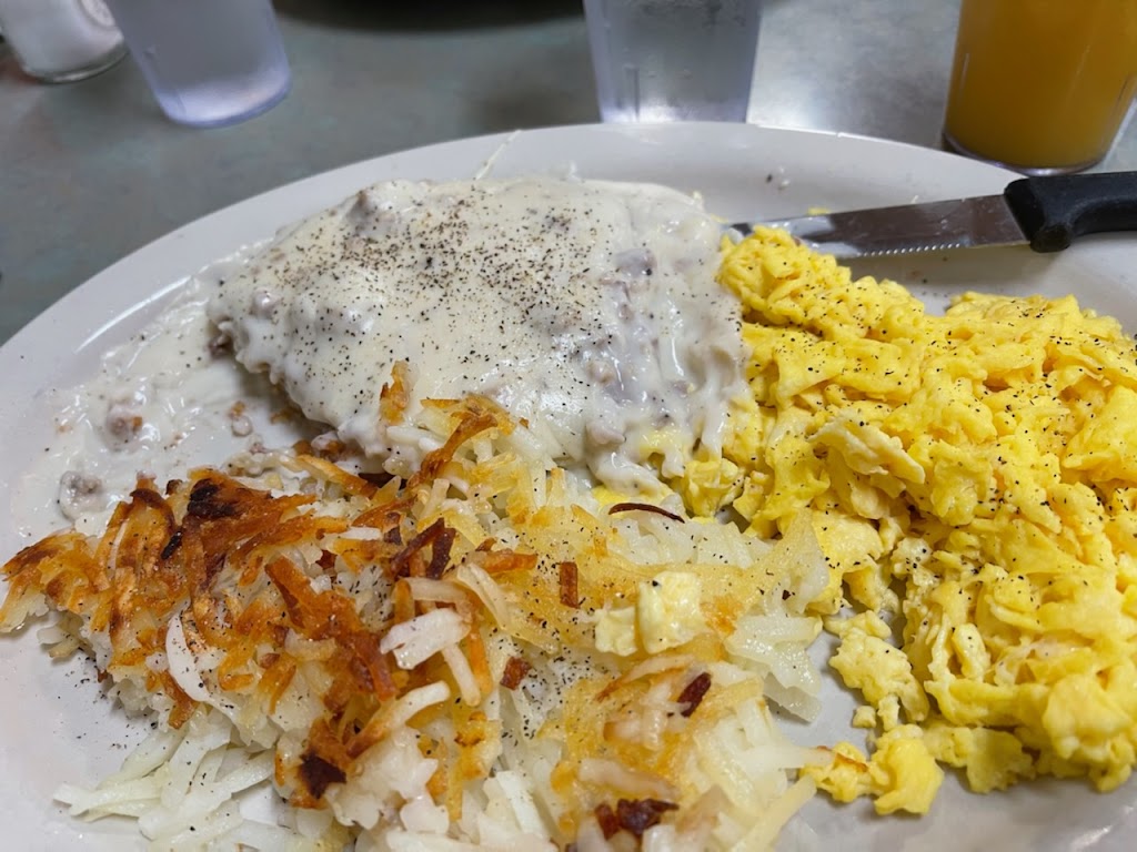 The Hungry Fox Restaurant & Country Store | restaurant | 4637 E Broadway Blvd, Tucson, AZ 85711, USA | 5203262835 OR +1 520-326-2835