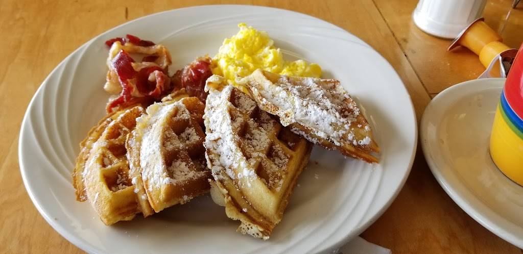 Mighty Wing Shop | restaurant | 20131 Greenfield Rd, Detroit, MI 48235, USA | 3132702976 OR +1 313-270-2976