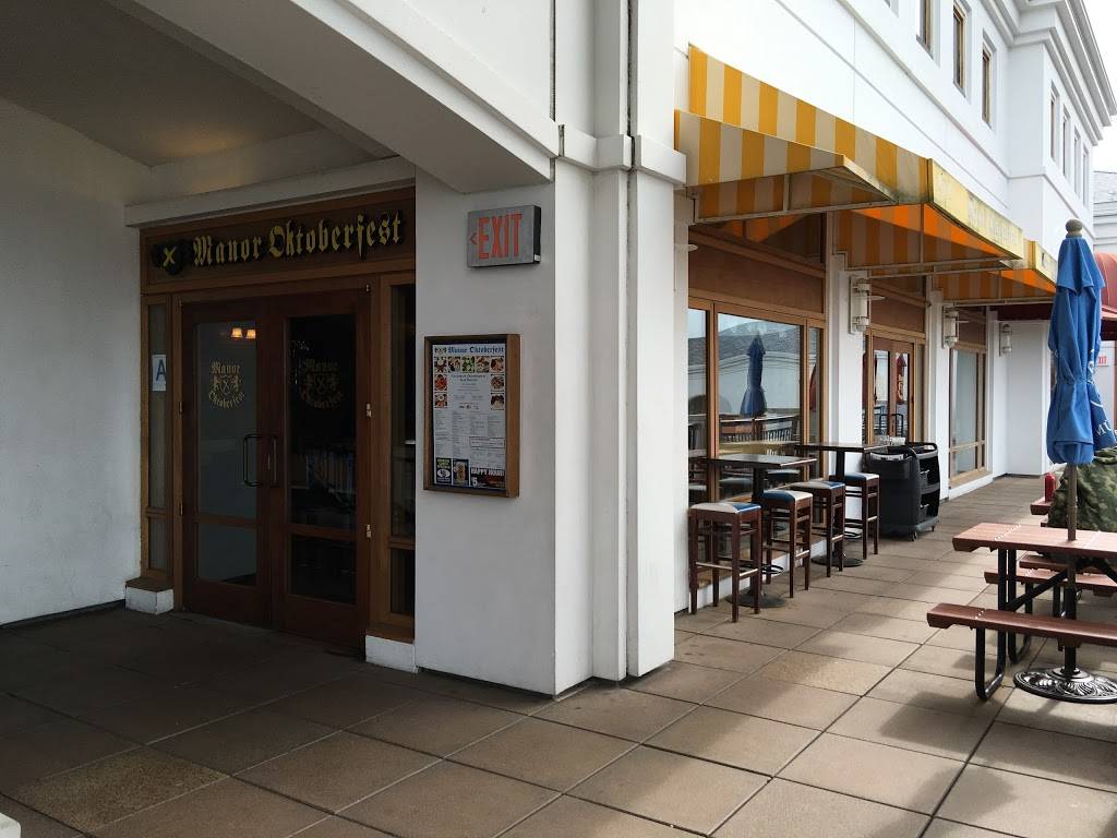 Manor Oktoberfest | restaurant | 8028 Cooper Ave, Glendale, NY 11385, USA | 7183262201 OR +1 718-326-2201