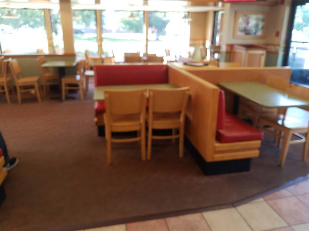 Wendys | restaurant | 5 Arlington St, Dracut, MA 01826, USA | 9784522393 OR +1 978-452-2393