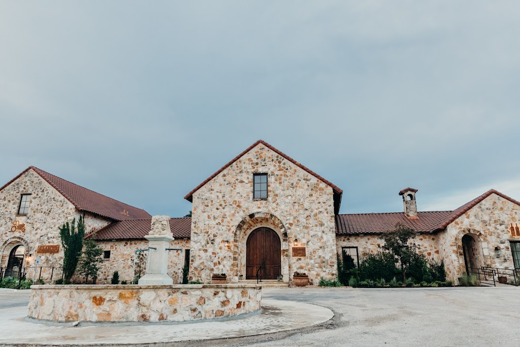 Farmers Commons | restaurant | 111 Via Francesco, Florence, TX 76527, USA | 5125727010 OR +1 512-572-7010