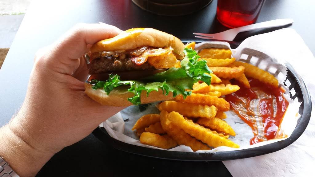 The Copper Grill | restaurant | 109 Ocoee St, Copperhill, TN 37317, USA | 4235481530 OR +1 423-548-1530