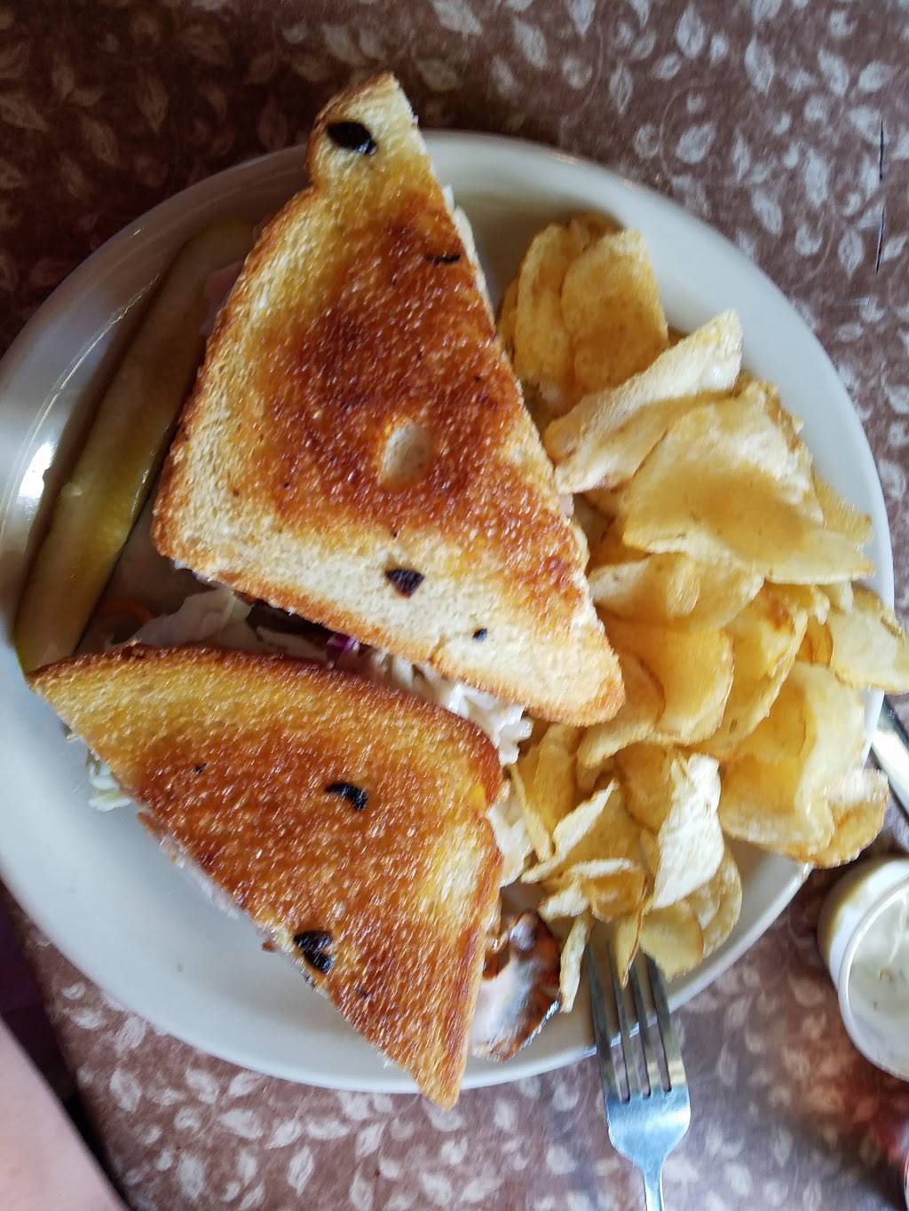 Sleders Family Tavern | restaurant | 717 Randolph St, Traverse City, MI 49684, USA | 2319479213 OR +1 231-947-9213