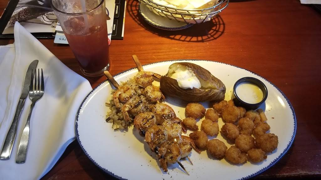 Red Lobster | restaurant | 2565 Capital Ave SW, Battle Creek, MI 49015, USA | 2699681448 OR +1 269-968-1448