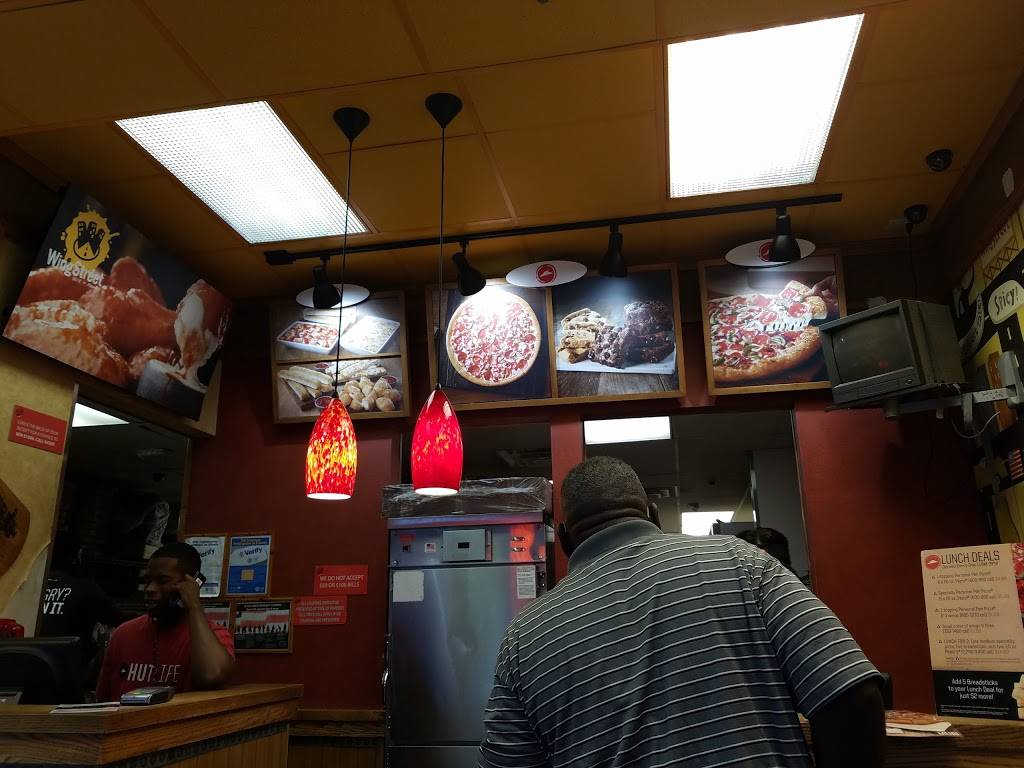 Pizza Hut | restaurant | 12200 Central Ave, Mitchellville, MD 20721, USA | 3012188297 OR +1 301-218-8297