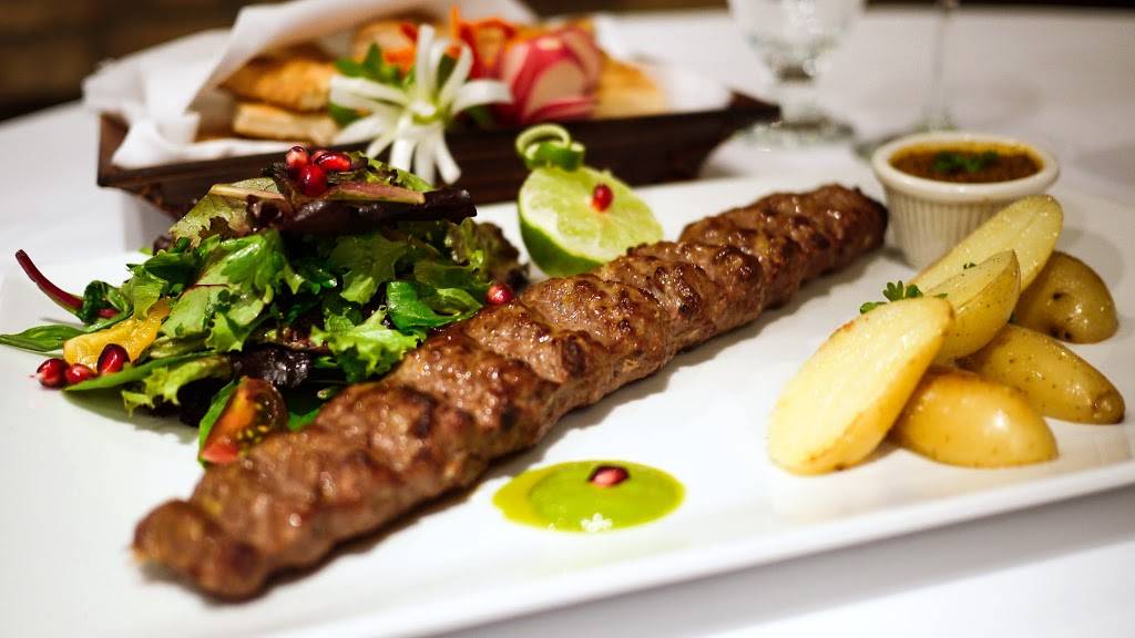 Restaurant Yas | restaurant | 5563 Chemin Upper Lachine, Montréal, QC H4A 2A7, Canada | 5144830303 OR +1 514-483-0303