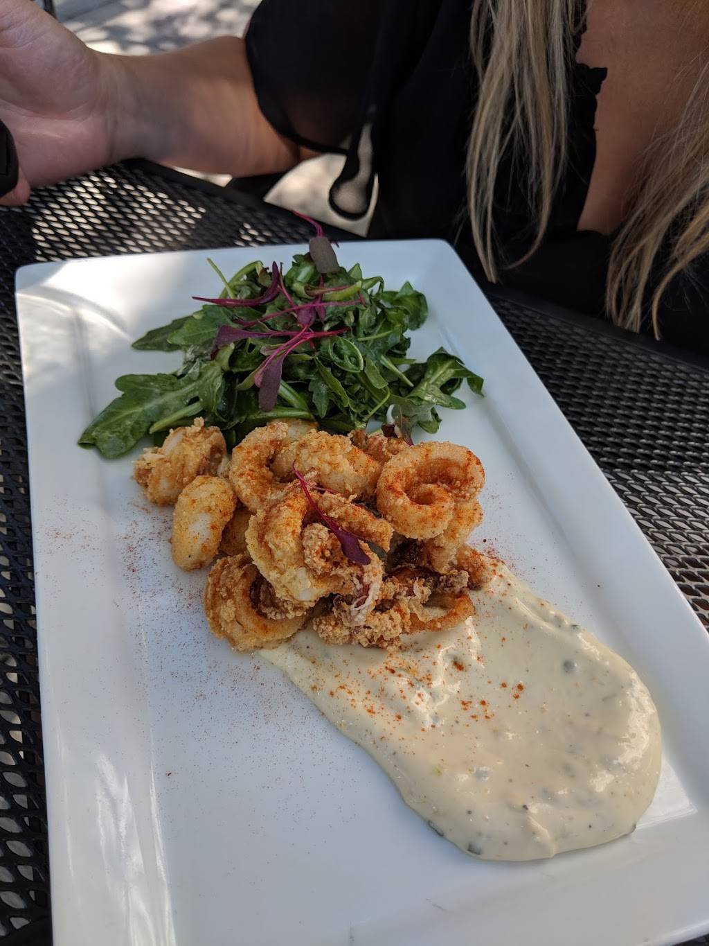 Bistro Fernand | restaurant | 2 Place du Marché, Beauharnois, QC J6N 2S1, Canada | 4503953939 OR +1 450-395-3939