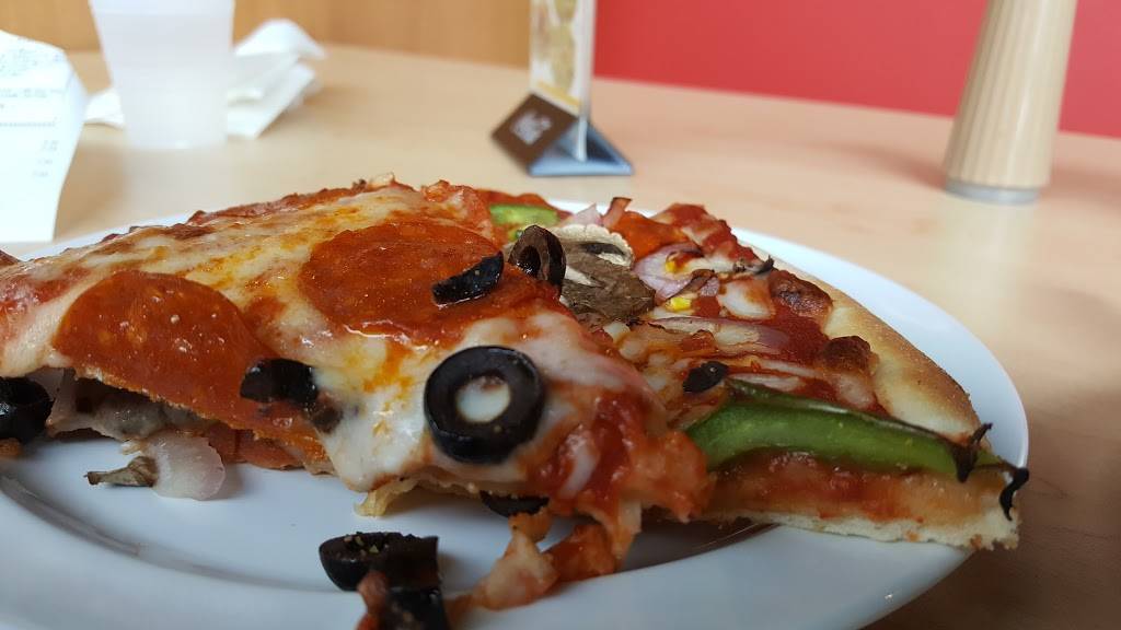 Peter Piper Pizza | meal takeaway | 3131 SE Military Dr, San Antonio, TX 78223, USA | 2103379238 OR +1 210-337-9238