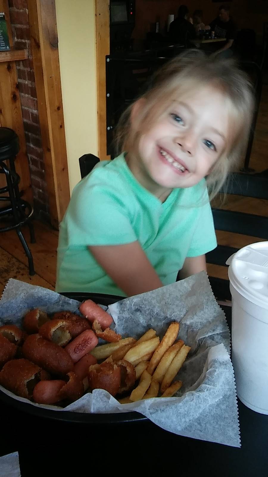 Rochs Place | restaurant | 101 N Main St, St Joseph, IL 61873, USA | 2174692660 OR +1 217-469-2660