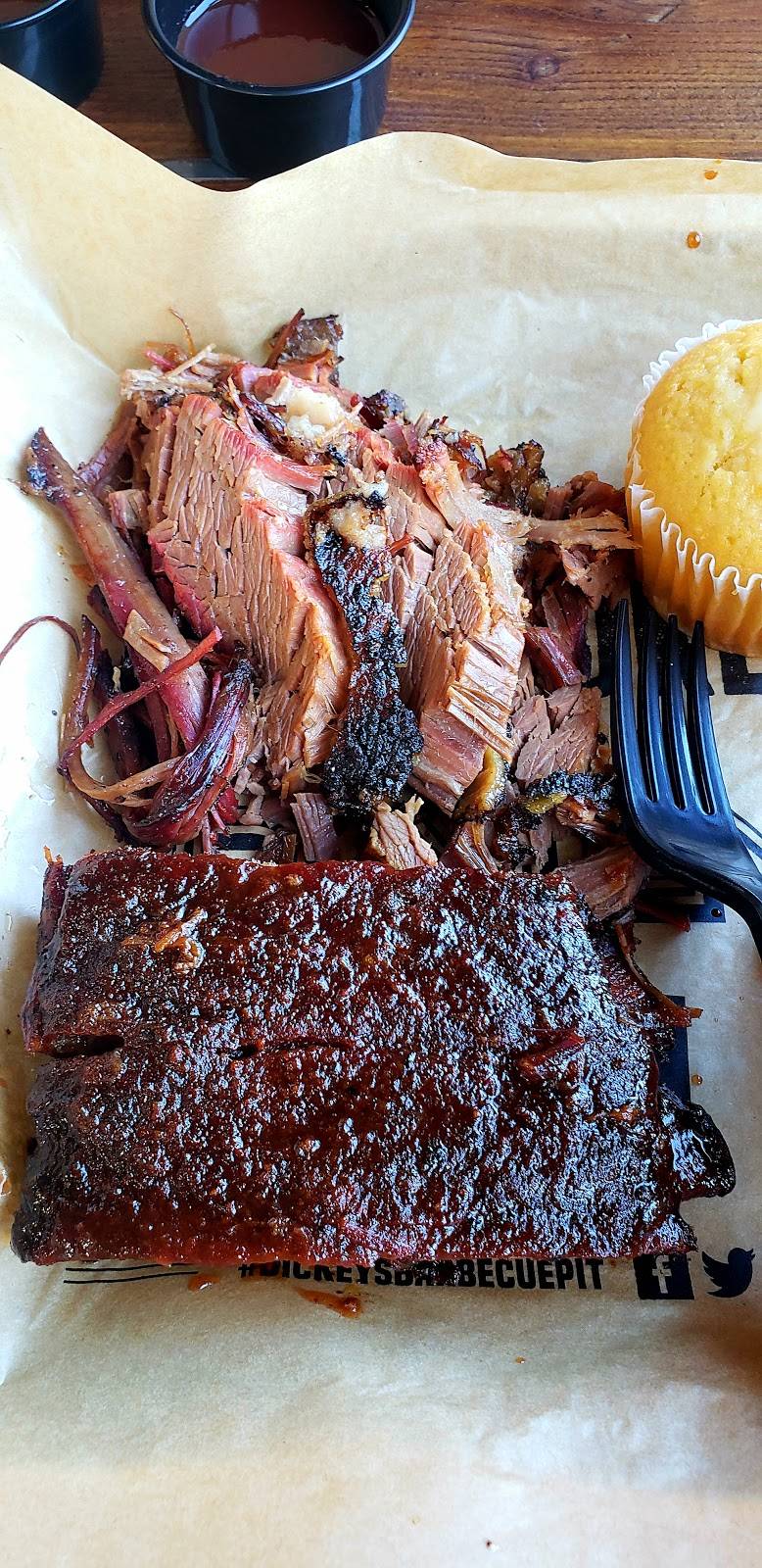 Dickeys Barbecue Pit | restaurant | 10413 Fremont Pike Suite A, Perrysburg, OH 43551, USA | 5673318623 OR +1 567-331-8623