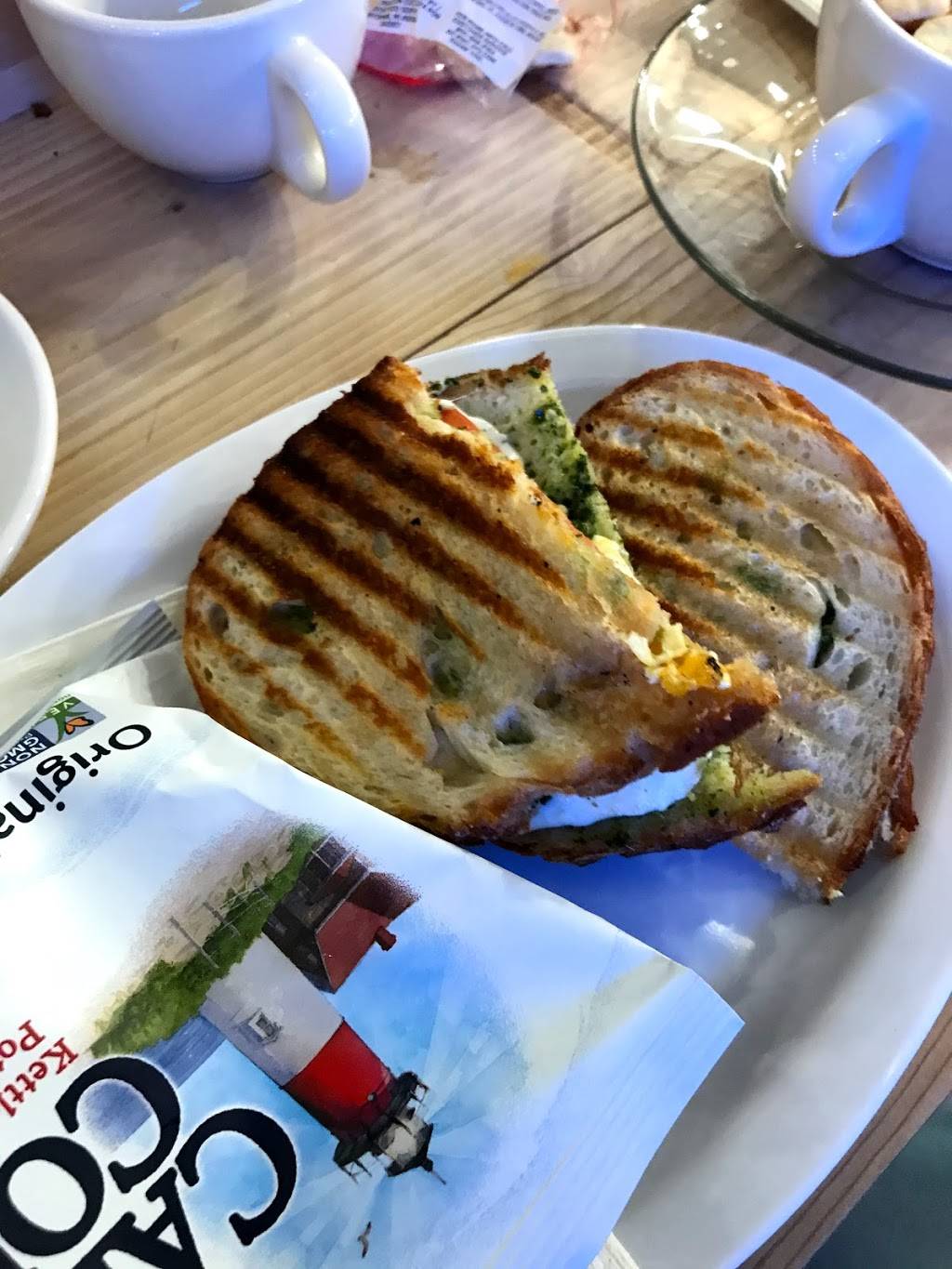 Lucky Finn Cafe | cafe | 2053 Washington Street At, Merchants Row Shopping Center, Hanover, MA 02339, USA | 7813473100 OR +1 781-347-3100