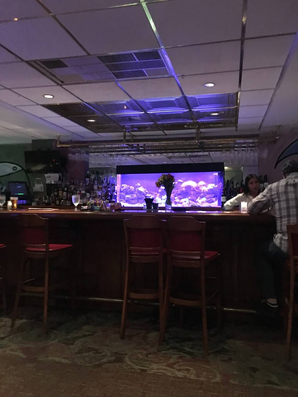 Splash Seafood Bar & Grill | restaurant | 303 Locust St, Des Moines, IA 50309, USA | 5152445686 OR +1 515-244-5686