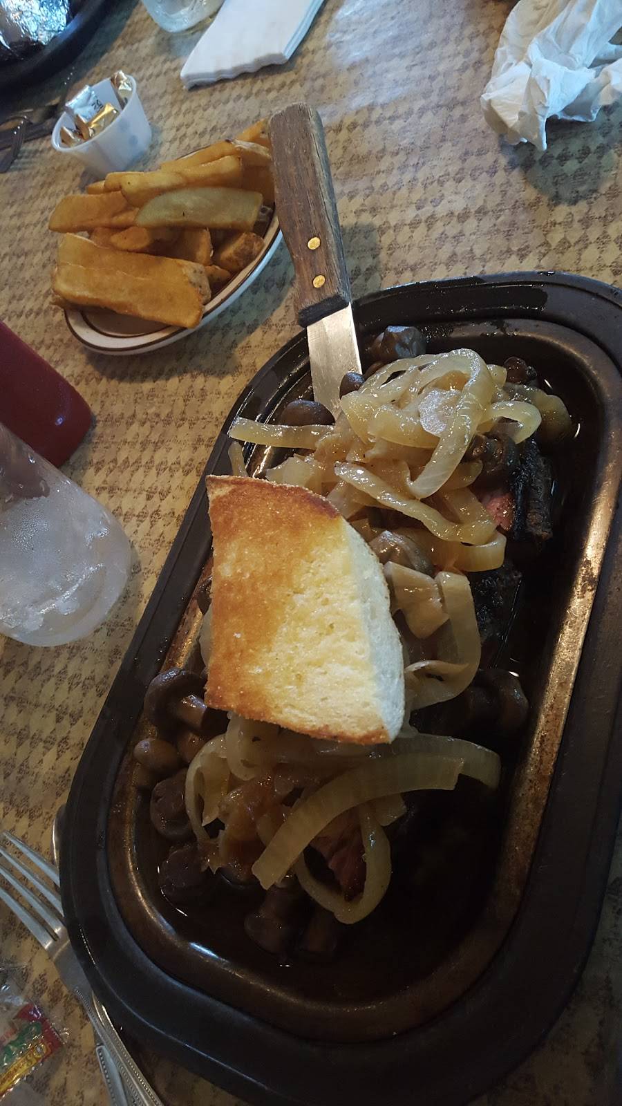 Stacys Food & Spirits | restaurant | 23018 S Shore Dr, Edwardsburg, MI 49112, USA | 2696995113 OR +1 269-699-5113