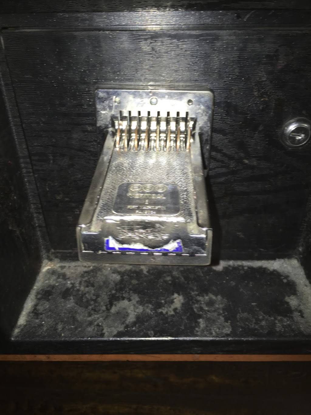 Barneys Beanery | restaurant | 99 E Colorado Blvd, Pasadena, CA 91105, USA | 6264059777 OR +1 626-405-9777