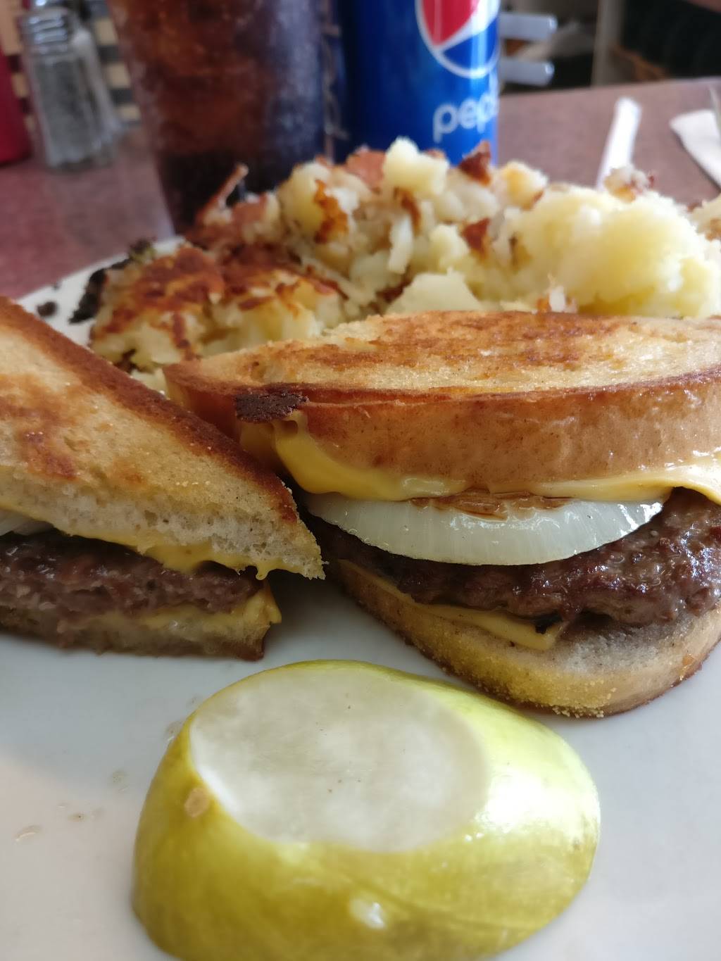 Sparkys Snack Stop | restaurant | 3624 Oakton St, Skokie, IL 60076, USA | 8476731002 OR +1 847-673-1002