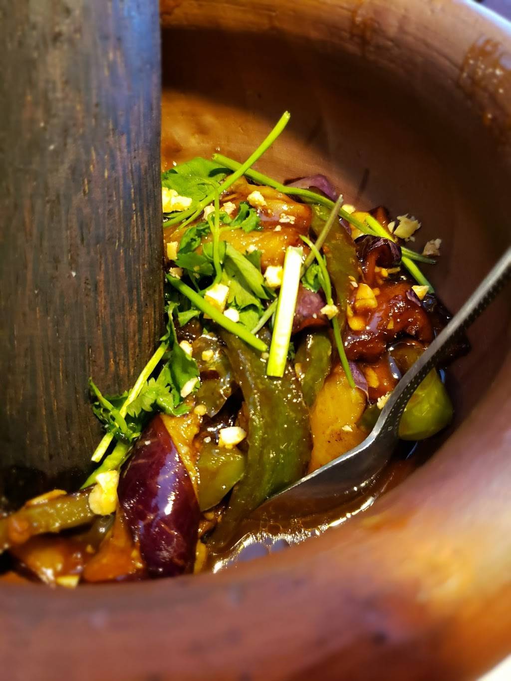 荔栈 | restaurant | 29505 W Nine Mile Rd, Farmington Hills, MI 48336, USA | 2488886866 OR +1 248-888-6866