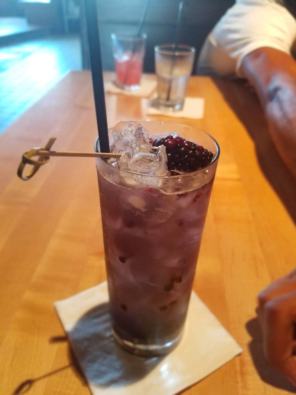 Bosco Lounge | night club | 22930 Woodward Ave, Ferndale, MI 48220, USA | 2485418818 OR +1 248-541-8818