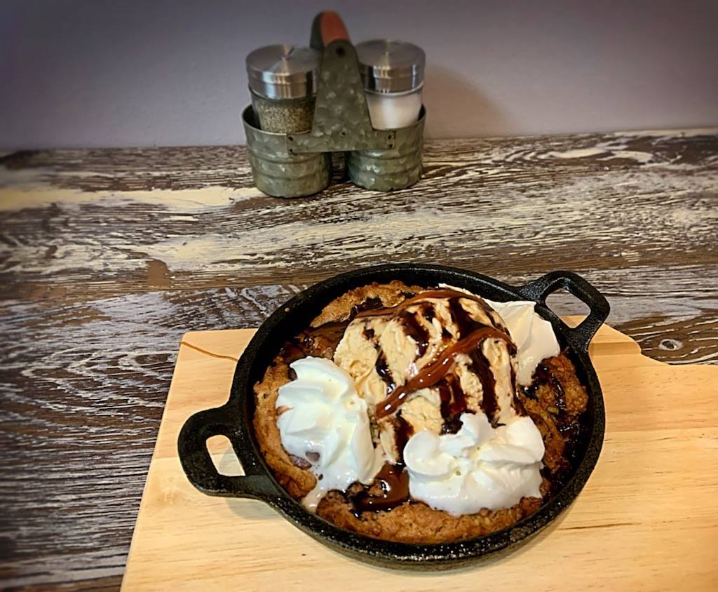 Mama Baudos Chow Bella | restaurant | 429 Walker Rd ste a, Jackson, TN 38305, USA | 7312401550 OR +1 731-240-1550