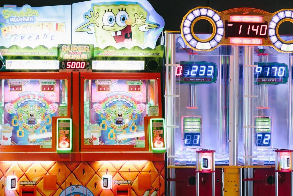 Whipples Fun Center | restaurant | 1510 E Bell Rd #300, Phoenix, AZ 85022, USA | 6028028350 OR +1 602-802-8350