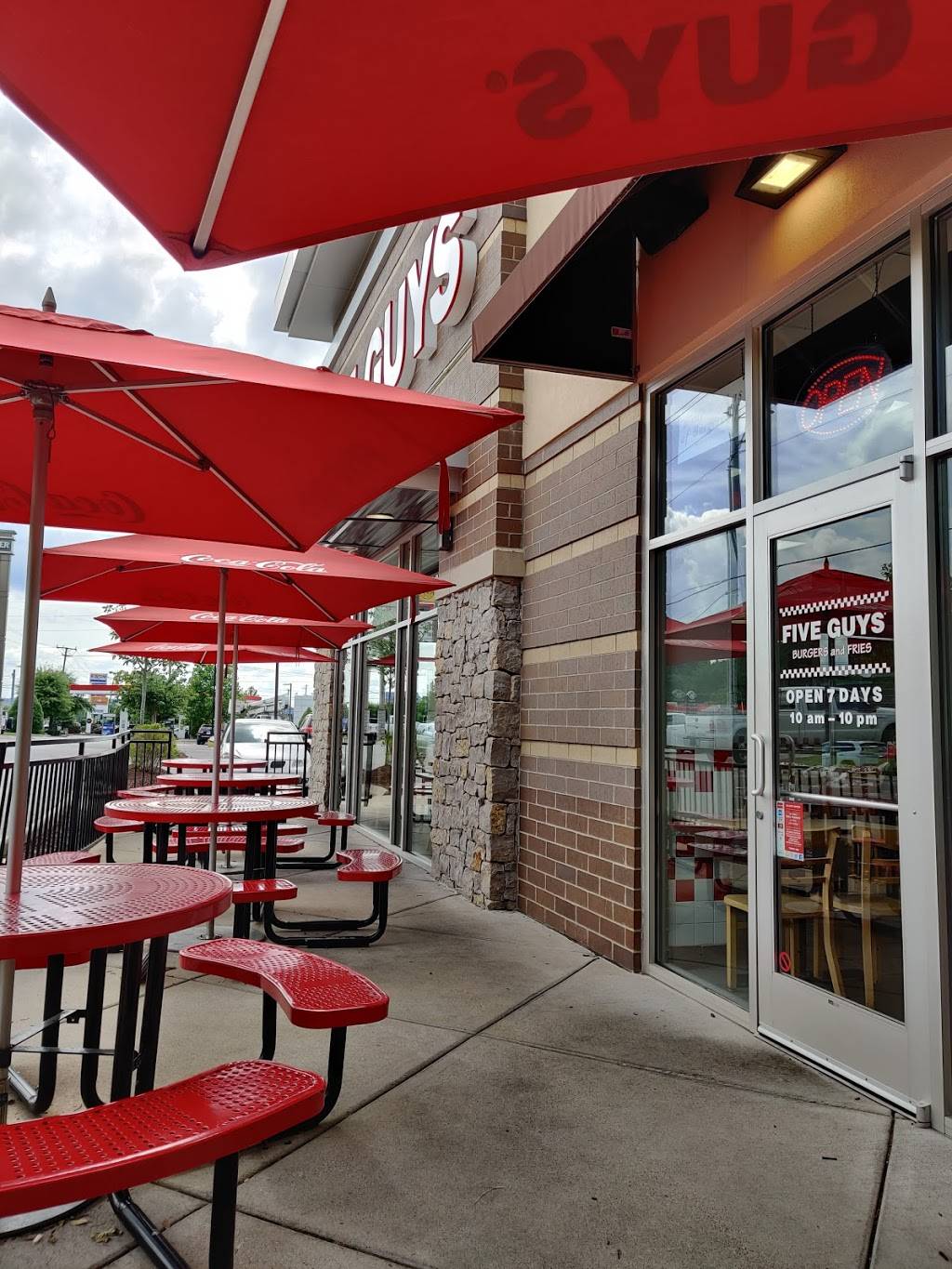 Five Guys | meal takeaway | 7026 Hwy 70 S, Nashville, TN 37221, USA | 6156730568 OR +1 615-673-0568